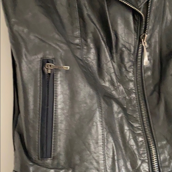 Leather vest - Picture 3 of 8